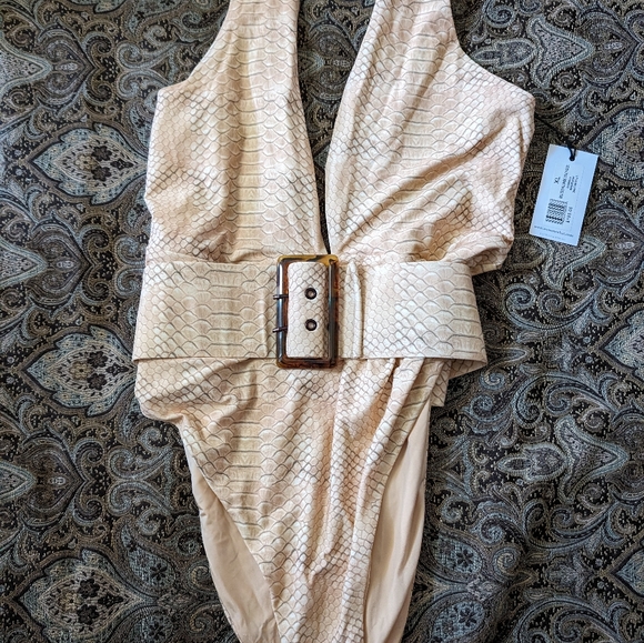 Weworewhat BRAND NEW Swimsuit - Picture 3 of 7